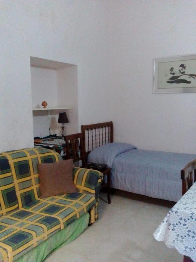 Camere Simili A Ostello Solo Per Uomini - Hostel-Like Rooms Only For Man 塔兰托 外观 照片
