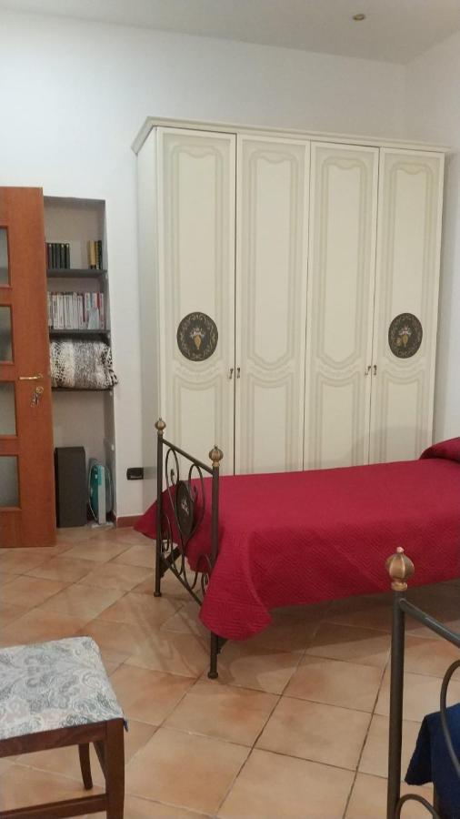 Camere Simili A Ostello Solo Per Uomini - Hostel-Like Rooms Only For Man 塔兰托 外观 照片