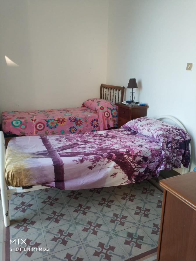 Camere Simili A Ostello Solo Per Uomini - Hostel-Like Rooms Only For Man 塔兰托 外观 照片